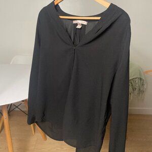 Fluid black blouse